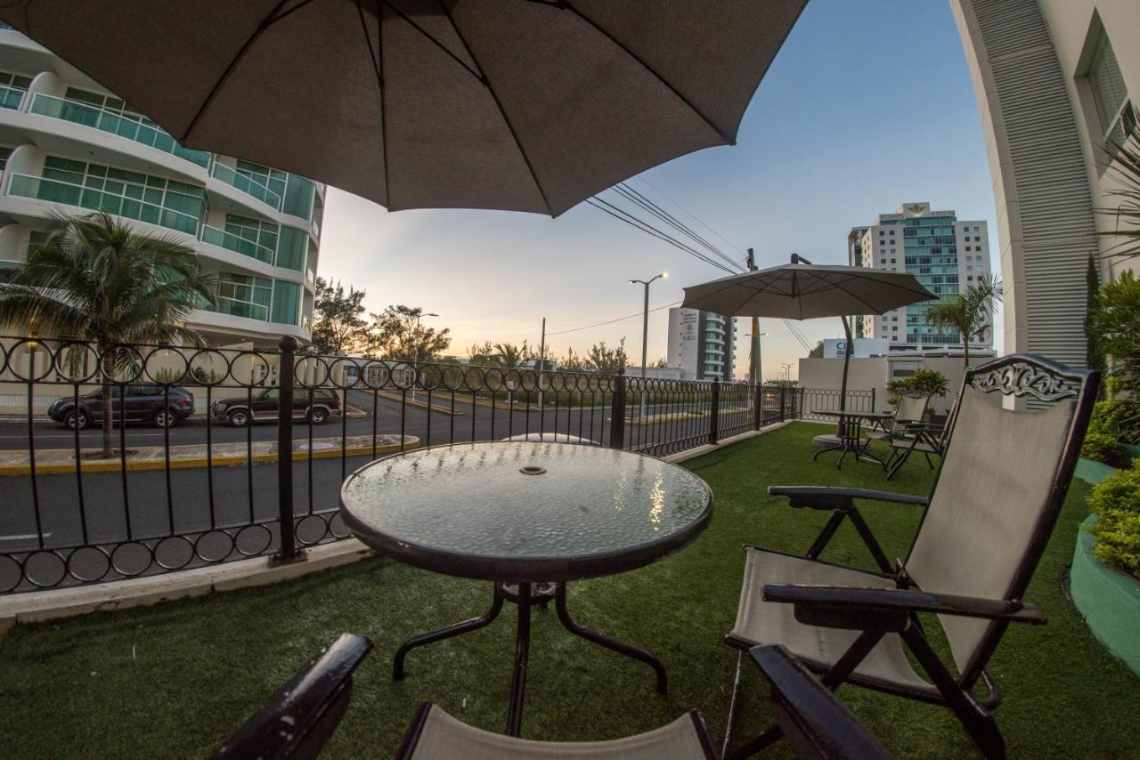 Hotel Oliba Boca Del Rio エクステリア 写真