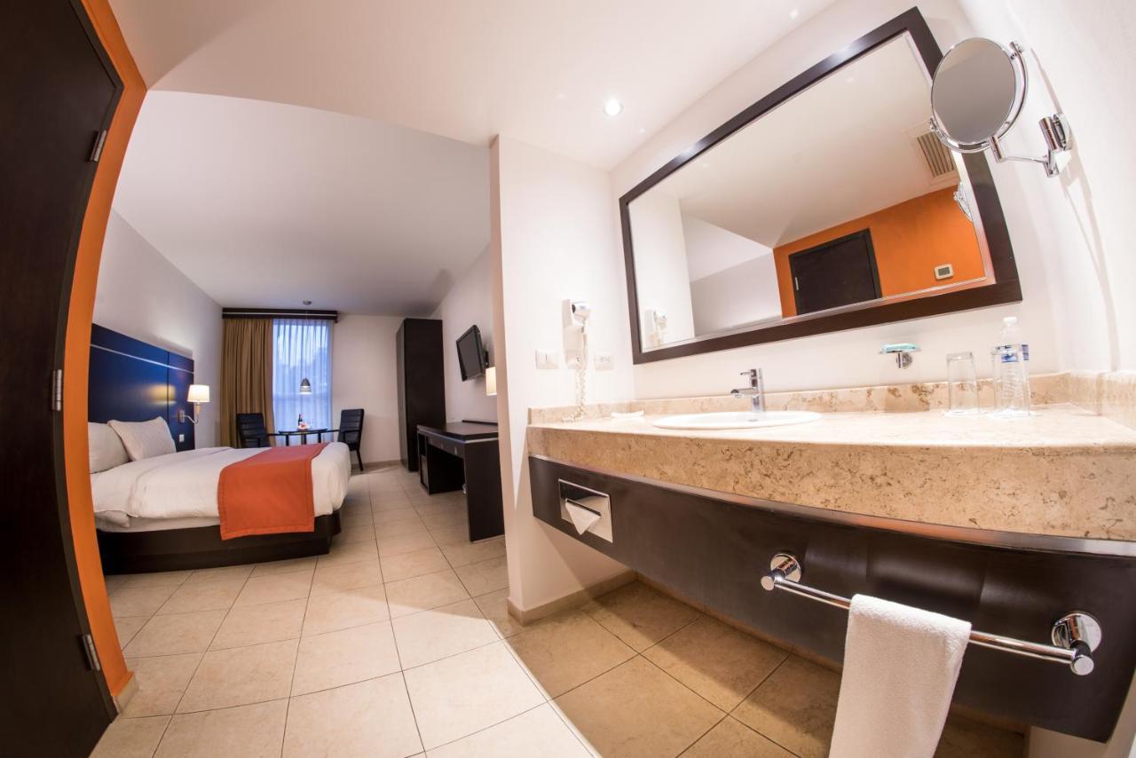 Hotel Oliba Boca Del Rio エクステリア 写真